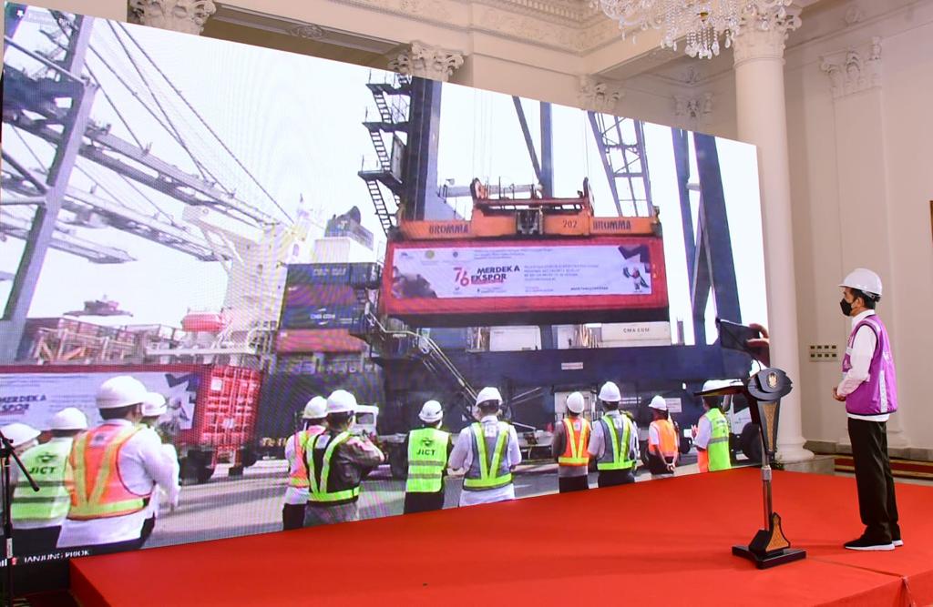 Neraca Perdagangan Indonesia Surplus 5,73 Miliar Dolar AS