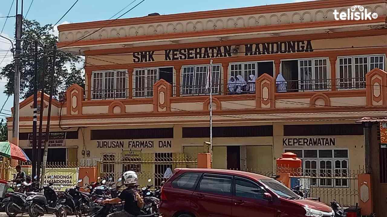 Punya Ratusan Siswa, SMKS Kesehatan Mandonga Beri Bantuan Pendidikan