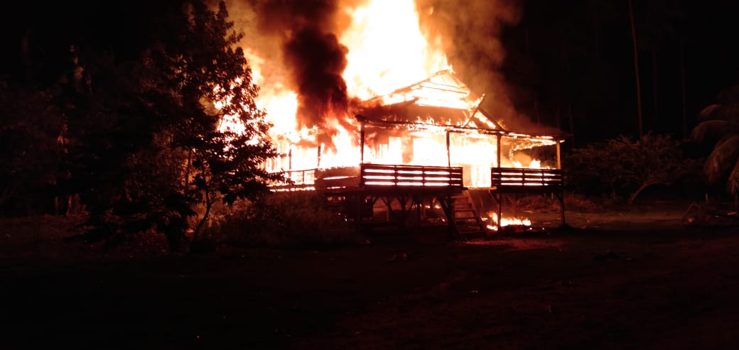 Rusuh Sengketa Tanah di Buton, Dua Rumah dan Kendaraan Hangus Dibakar