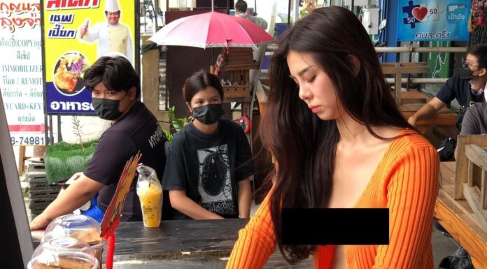 Viral: Kuenya Laris Manis, Mahasiswi Kedokteran Ini Jualan dengan Pakaian Seksi