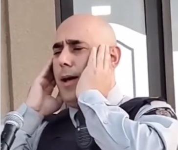 Viral: Suara Merdu Polisi Kanada Kumandangkan Azan, Nitizen: Damai Rasanya