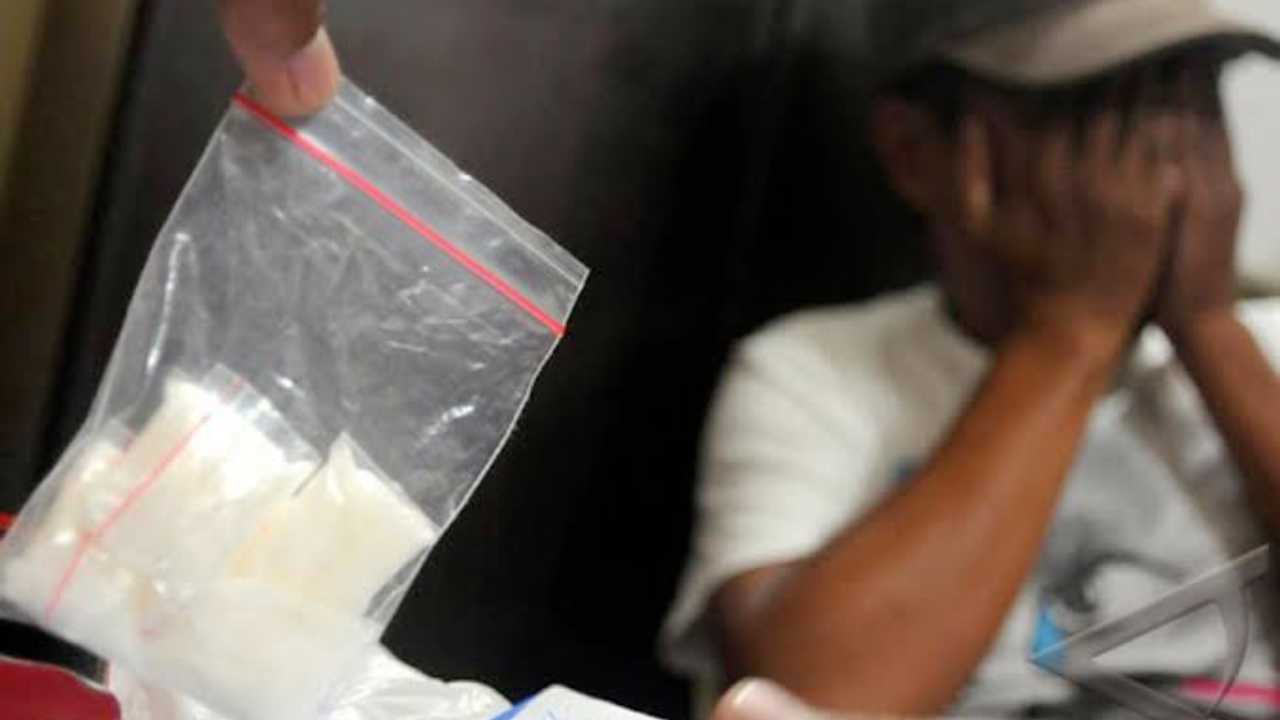 Asyik Nyabu, Oknum Kecamatan di Surabaya Ditangkap Polisi