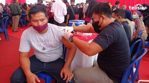 Bantu Pemerintah Capai Herd Immunity, Gerindra Sultra Vaksin 1410 Warga