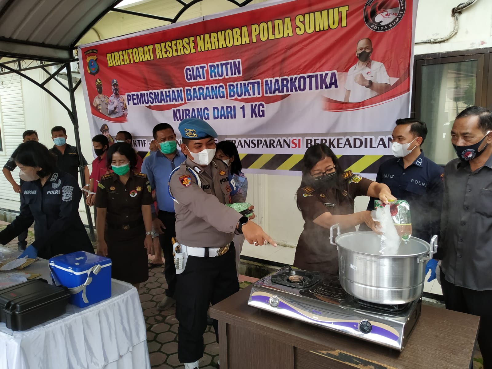 Di Hadapan Jaksa, Polisi Musnahkan Sabu