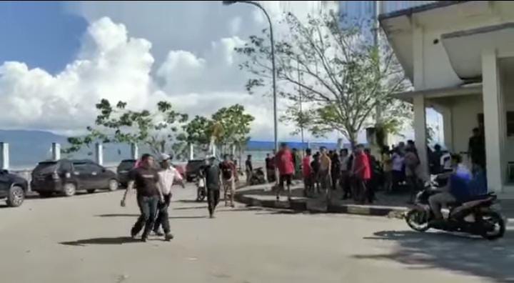 Di Pelabuhan Amolengo Banyak Preman Berkedok Calo, Kepala UPTD Sempat Diancam