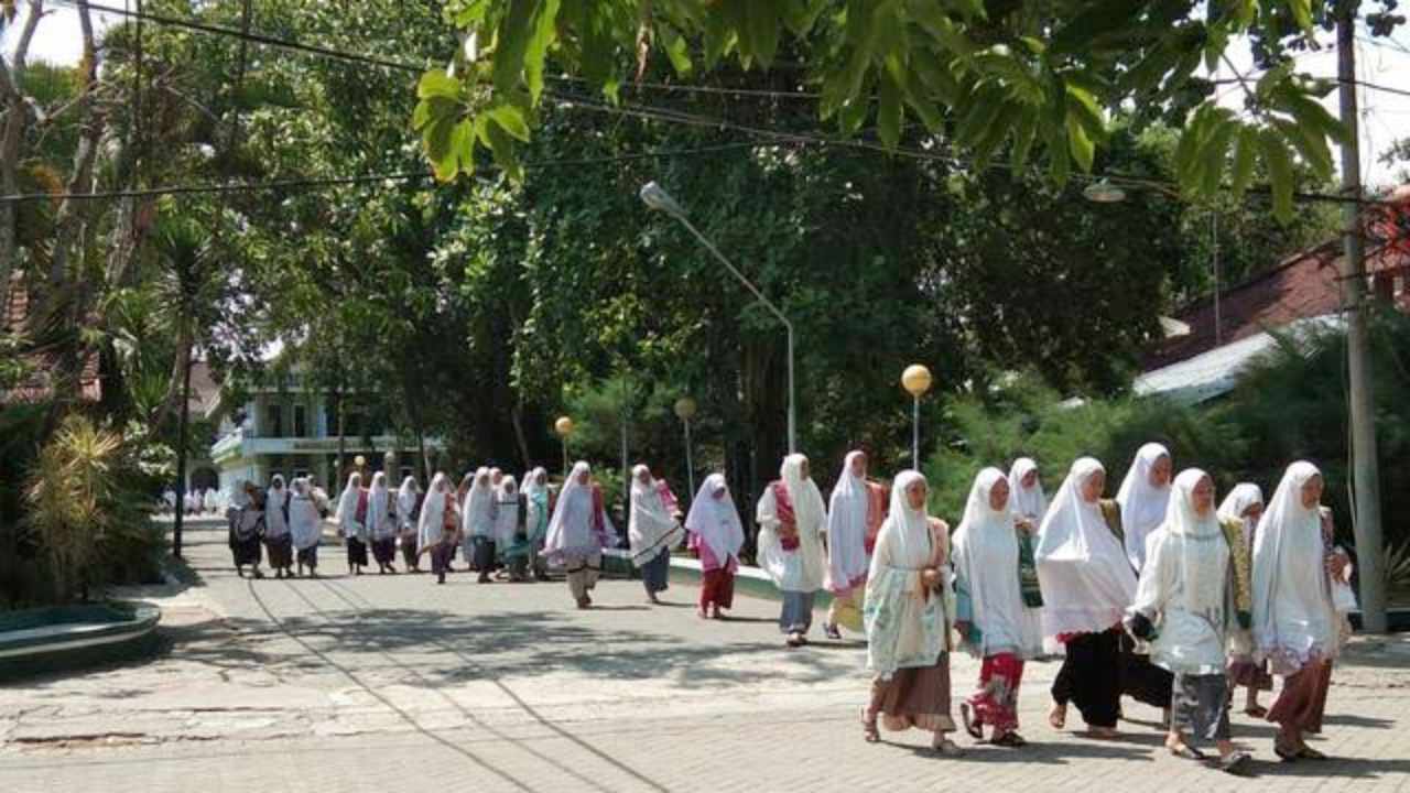 Guru Pesantren Perkosa 12 Santriwati, 9 Anak Sudah Lahir, 2 Masih dalam Kandungan