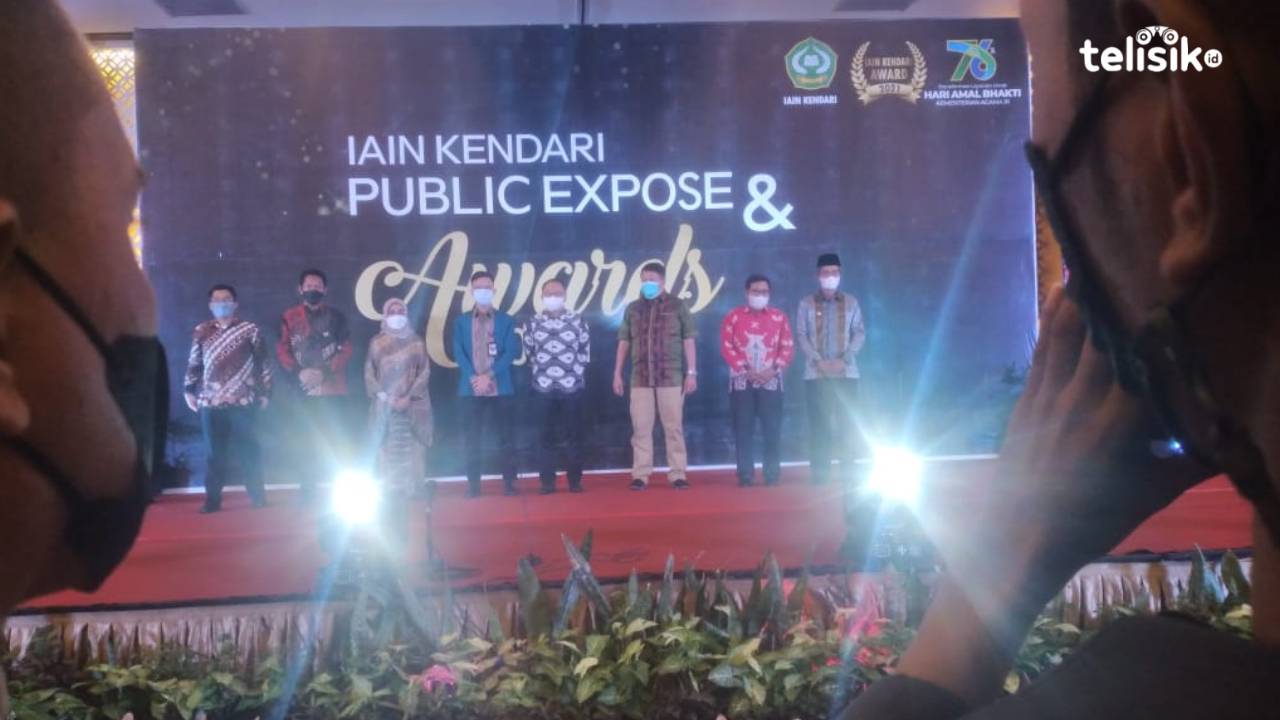 IAIN Kendari Berikan Award dan Laporkan Kinerja 2021