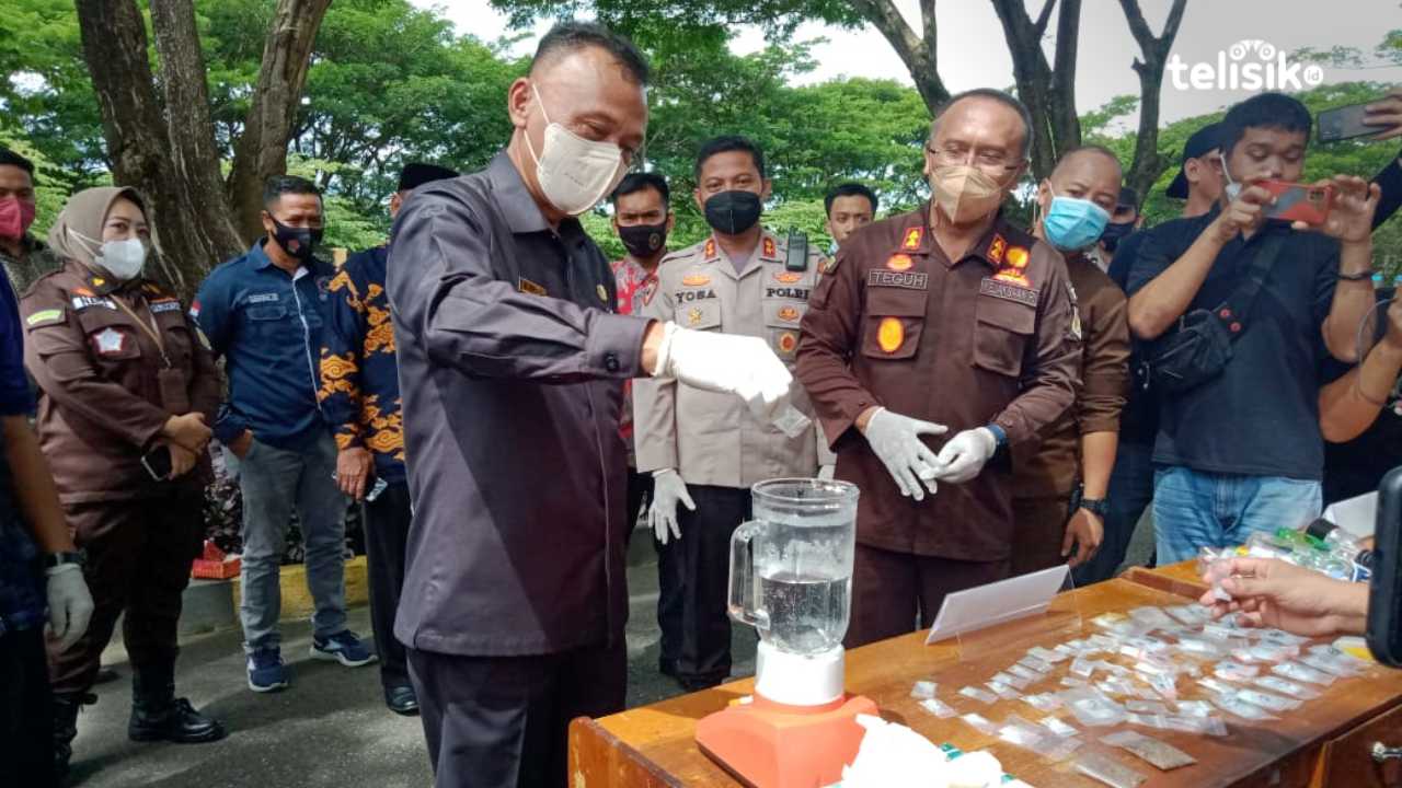 Kejari Kolut Musnahkan 60,72 Gram Sabu