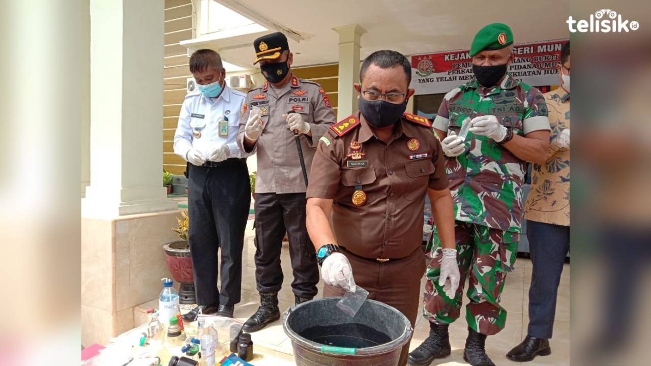 Kejari Muna Musnahkan 160,7 Gram Sabu