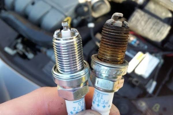 Pahami Beberapa Ciri-Ciri Busi Motor Rusak Ini Agar Tidak Semakin Parah