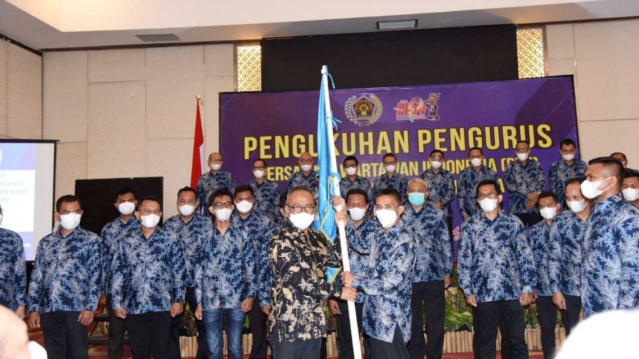 Pengurus PWI Sultra Dilantik, Ali Mazi: Insan Pers Harus Menjunjung Tinggi Keberimbangan Berita