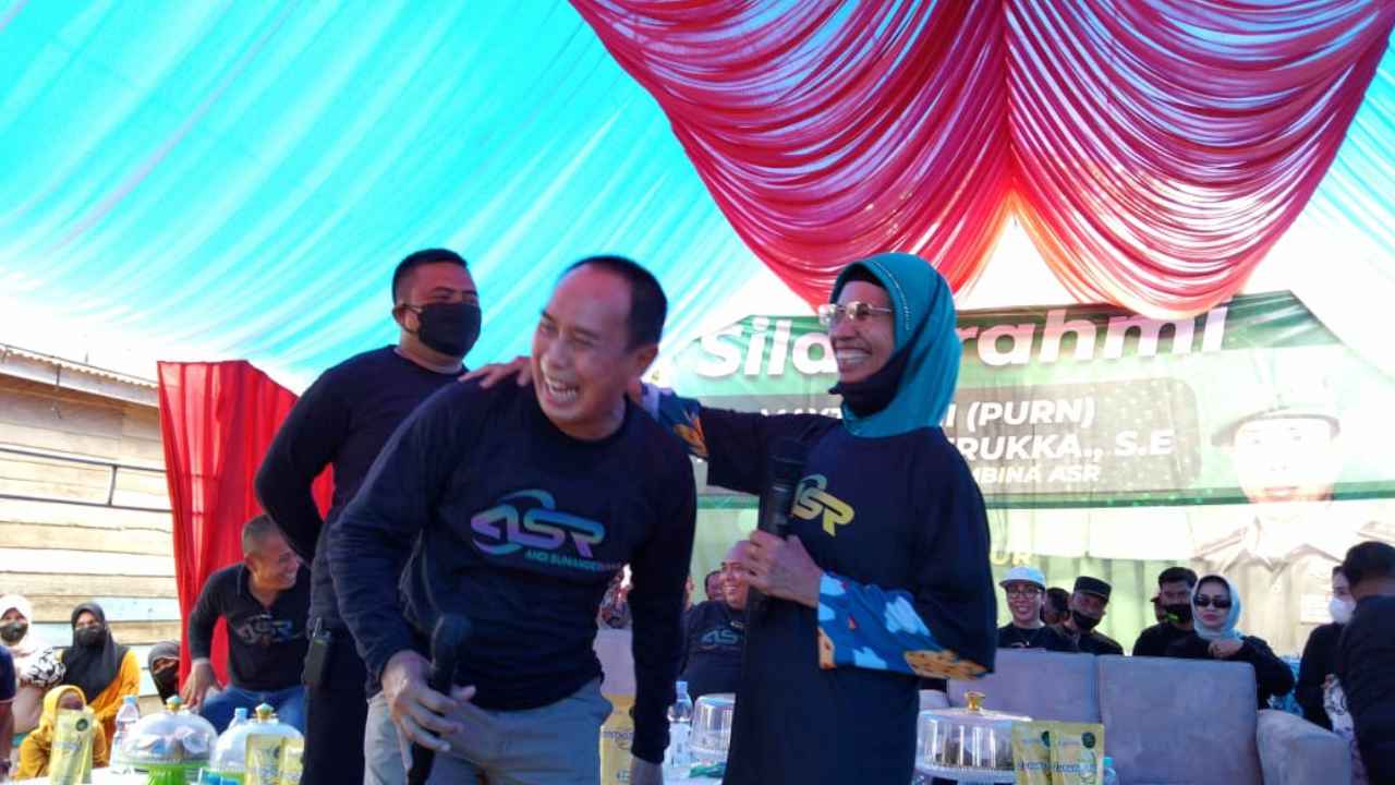 Safari Politik di Konsel, Mantan Pangdam Bantu Keluarga Tak Mampu Sekolahkan Anak dan Cucu