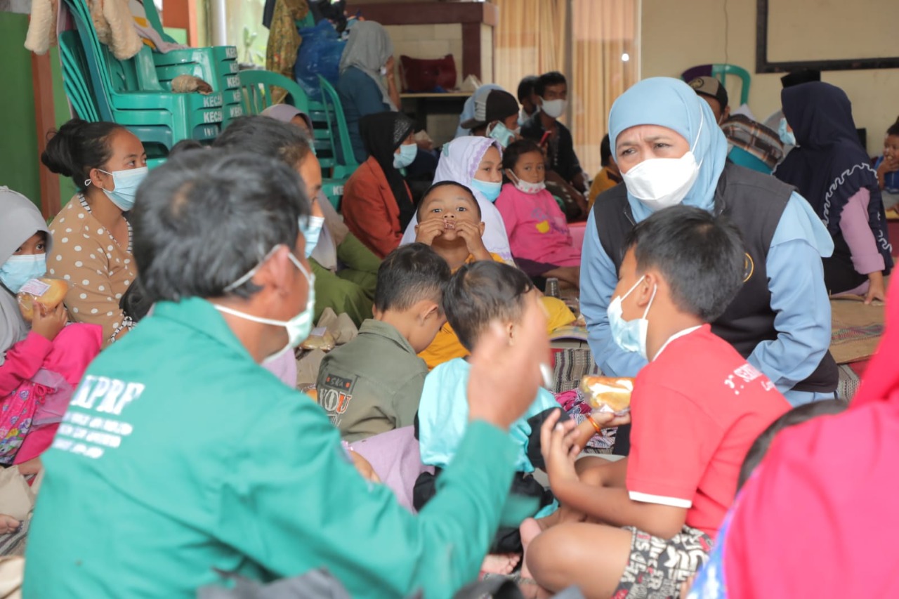 Semeru Meletus, Gubernur Khofifah Ngantor di Lumajang