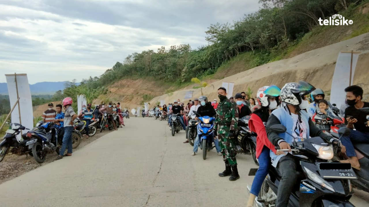 Tak Bisa Melihat Presiden Jokowi, Warga Koltim Bangga Daerahnya Dikunjungi Kepala Negara