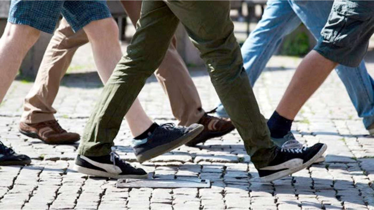 4 Manfaat Jalan Kaki Rutin untuk Kesehatan Mental