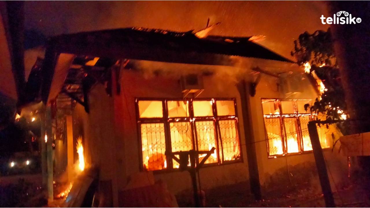 Breaking News: Kantor Dinas Sosial Kota Kendari Dilalap Si Jago Merah