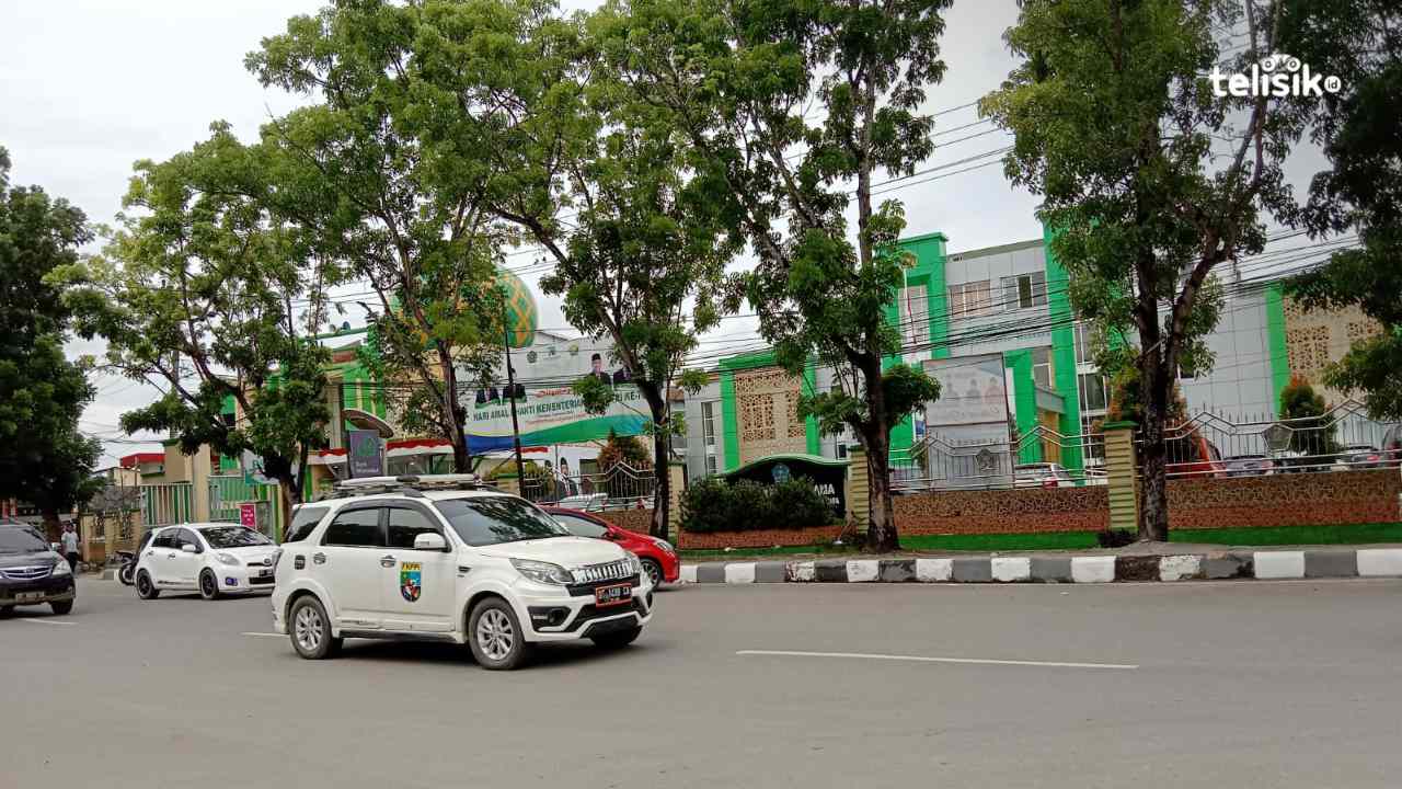 Dikeluhkan Warga, Kanwil Kemenag Sultra Tertibkan Kendaraan di Badan Jalan
