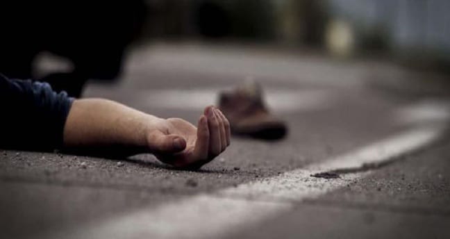 Hindari Jalan Berlubang, Pengendara Motor di Kupang Tabrak Mobil Pikap