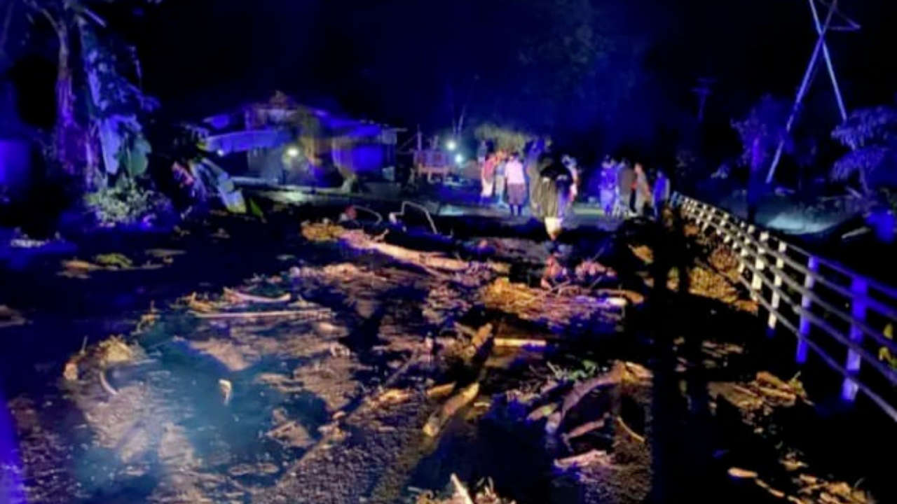 Hujan Tak Henti, Kota Kalabahi Alor Diterjang Banjir