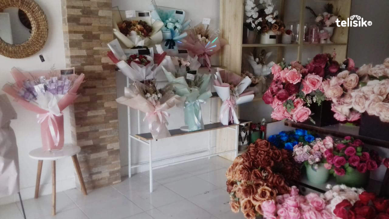 Iseng Buat Buket Bunga, Gadis Ini Akhirnya Punya Toko Sendiri