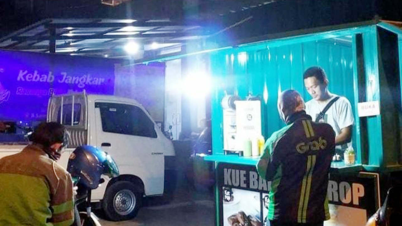 Jatuh Bangun Usaha Kue Balok Lumer Kedai Tropical