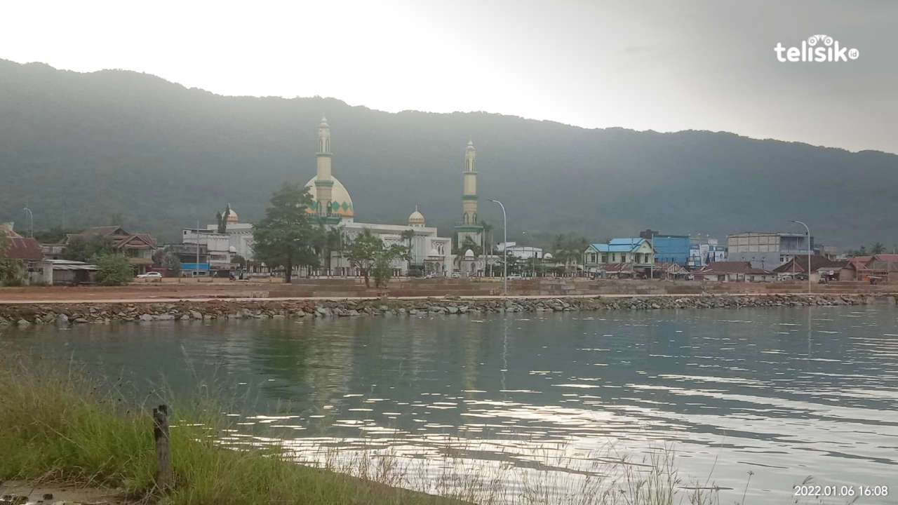 Perairan Bombana Waspada Gelombang Tinggi