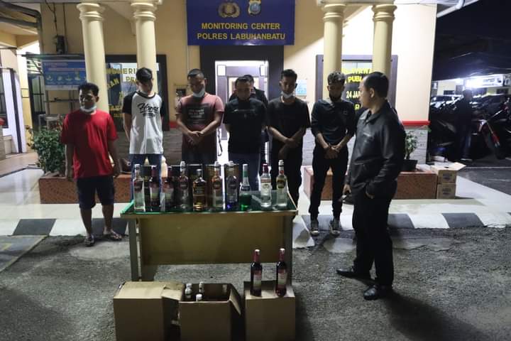 Polisi Razia Sejumlah Tempat Hiburan Malam dan Panti Pijat, Ini Hasilnya