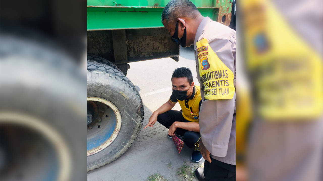 Truk Melindas Pengendara Vario sampai Tewas