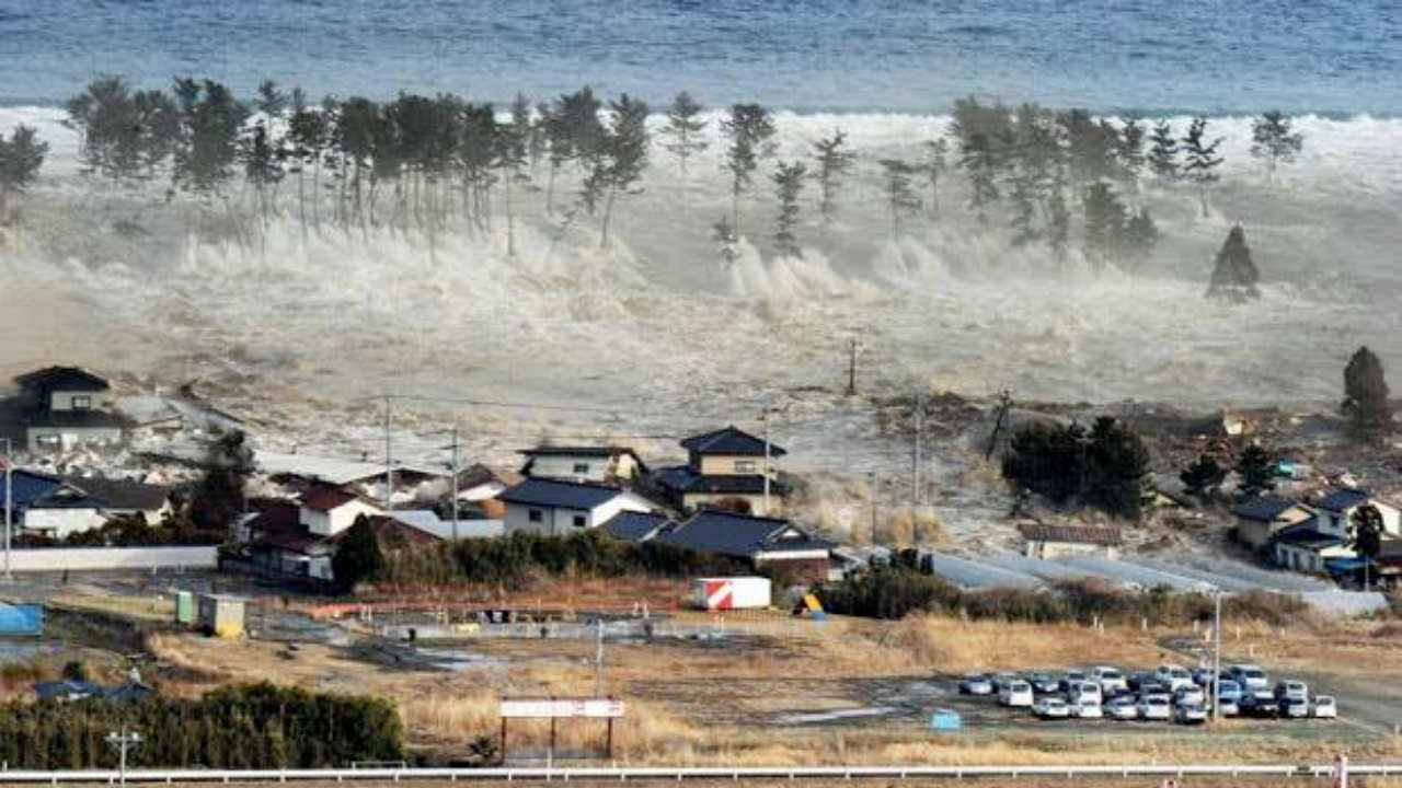 Tsunami Hantam Jepang, Warga Diminta Jauhi Pantai