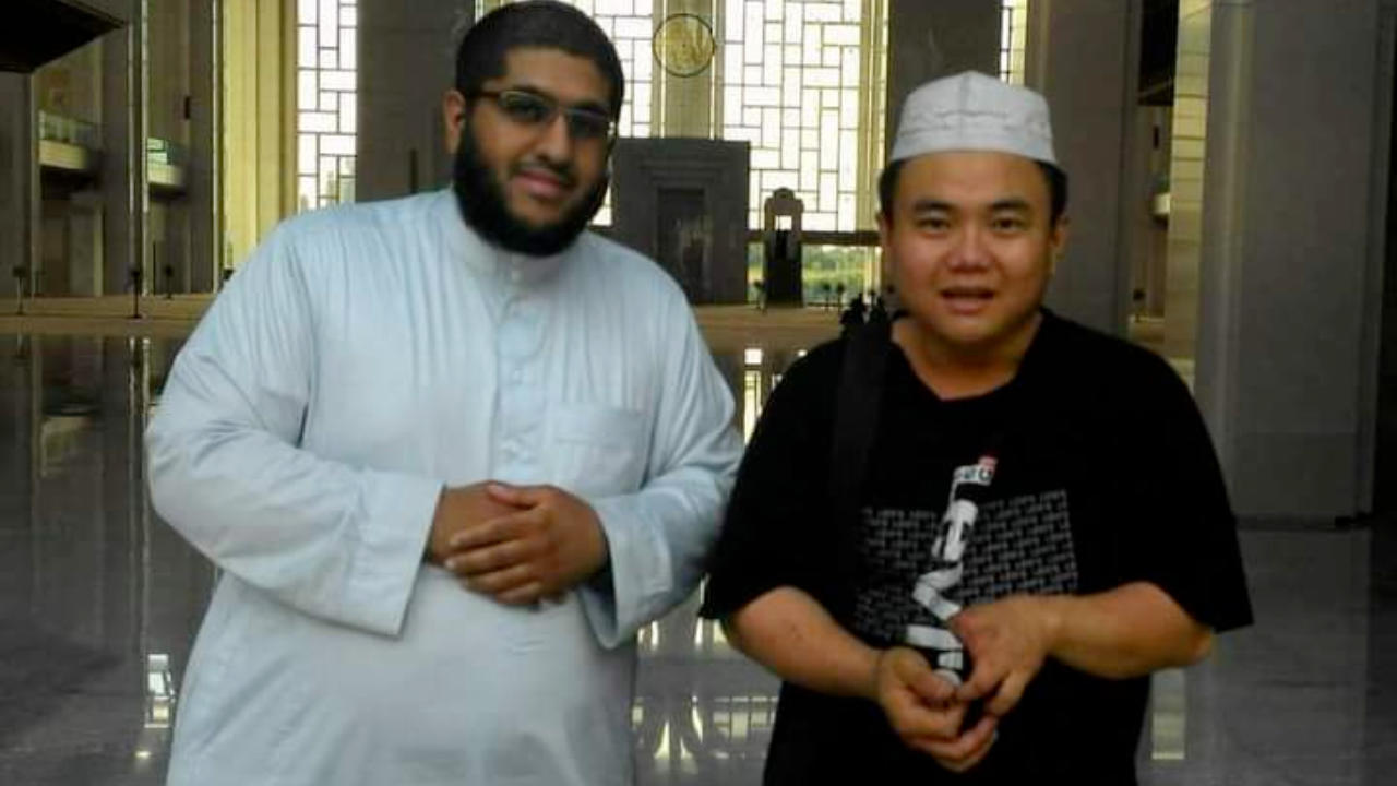 Viral: Pria Ini Rela Jarinya Dipotong Ayah Demi Jadi Mualaf