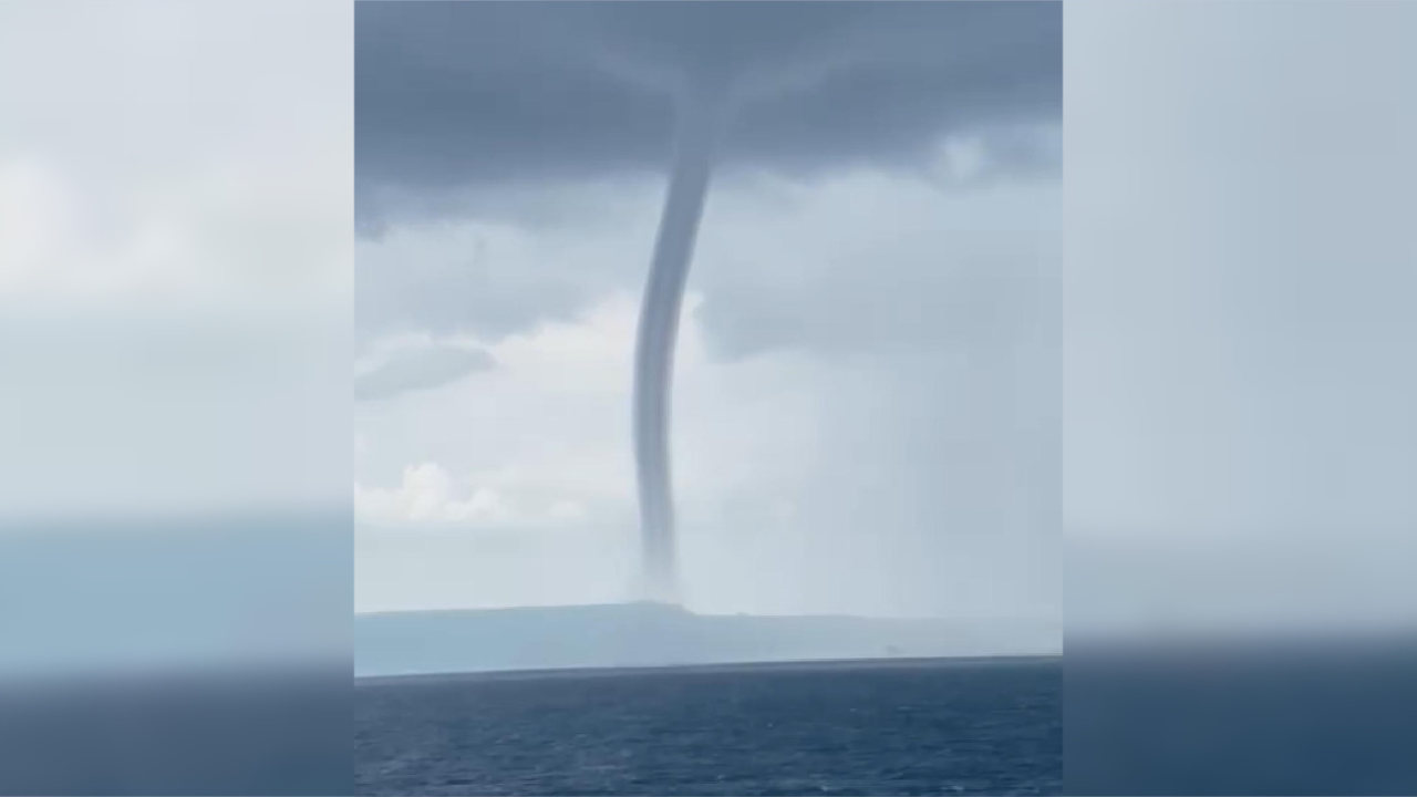 Puting Beliung Terekam Warga, Nyaris Sapu Pantai Lakeba Baubau