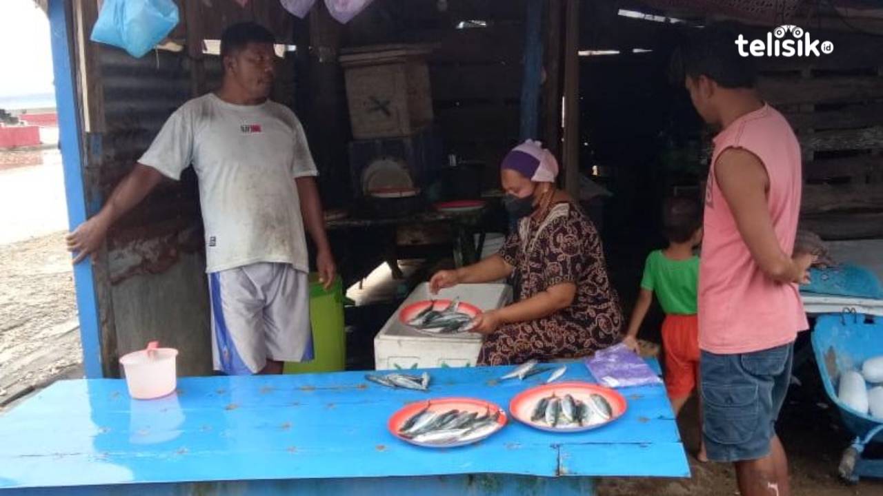 Cuaca Buruk, Harga Ikan di Busel Alami Kenaikan 100 Persen