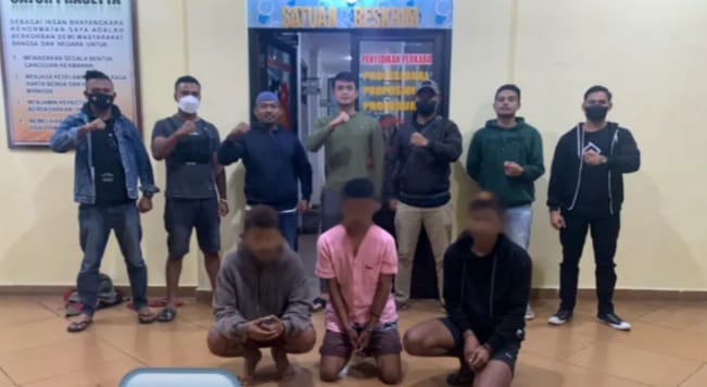 Curi HP, Tiga Pelaku Ini Cungkil Kaca Jendela Kamar Warga di Ruteng NTT