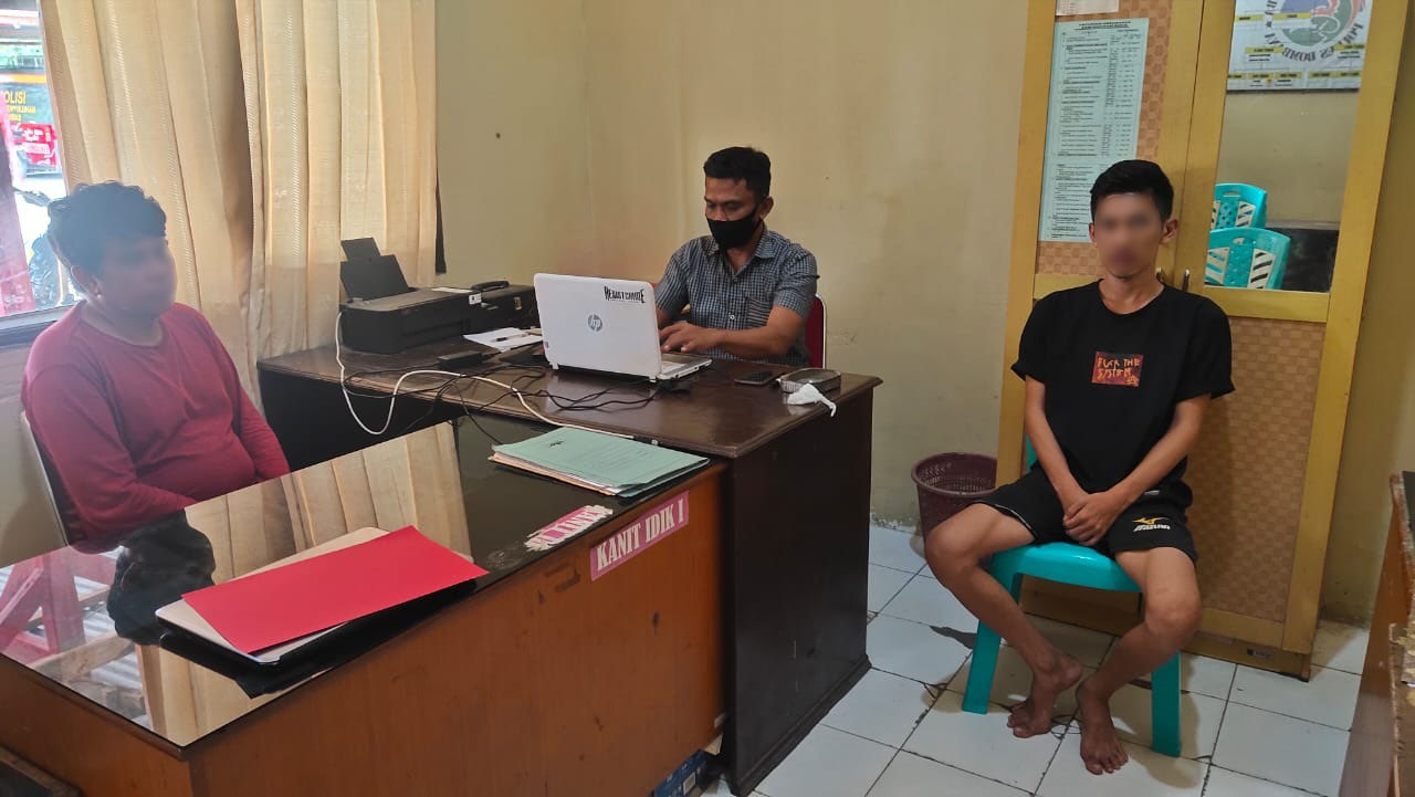 Dua Pria di Bombana Diringkus Polisi, Kedapatan Bawa Sabu