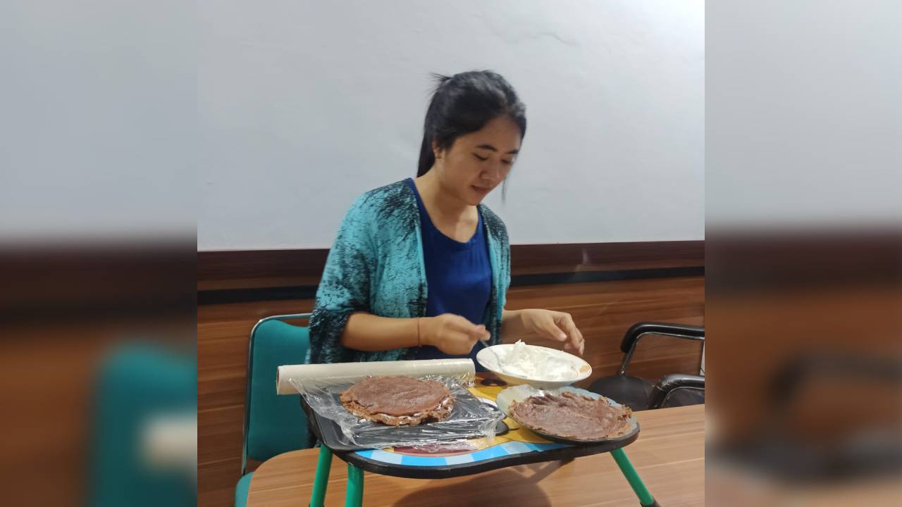 Hobi Masak, Gadis Ini Ciptakan Camilan Perancis