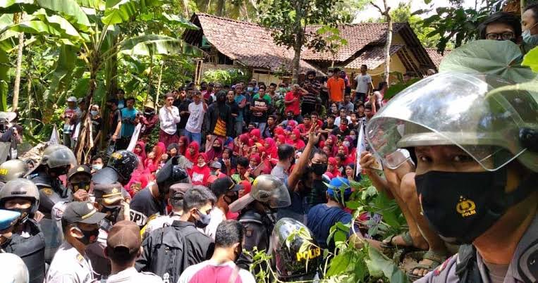 Ini Kronologi Konflik Bendungan Bener di Desa Wadas Versi Warga dan Polisi