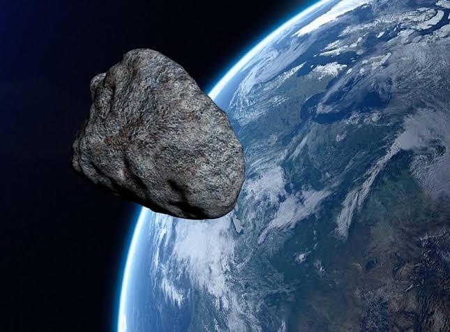 Jarak Cukup Dekat, Asteroid Raksasa Ikuti Bumi