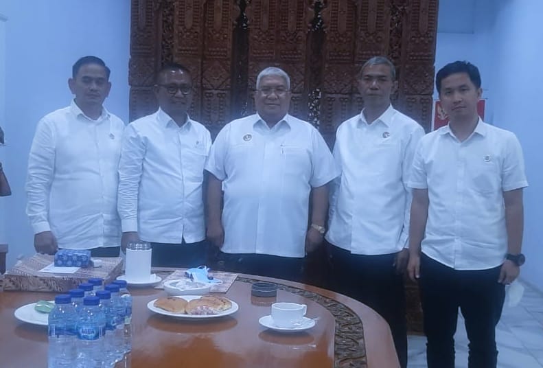 Jelang Musda Gapensi Sultra, Ali Mazi Menyambut Baik dan Siap Hadir