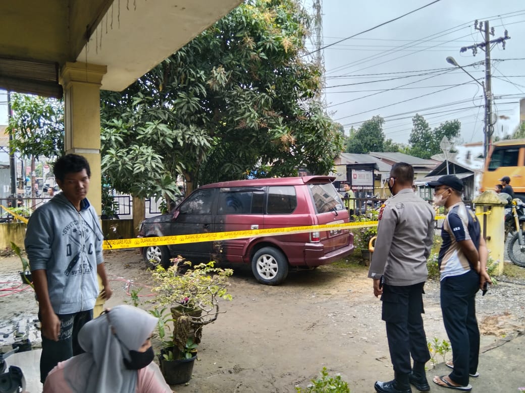 Mobil Warga Labusel Sumut Dibakar OTK, Ada Konflik dengan Keluarga Bupati?