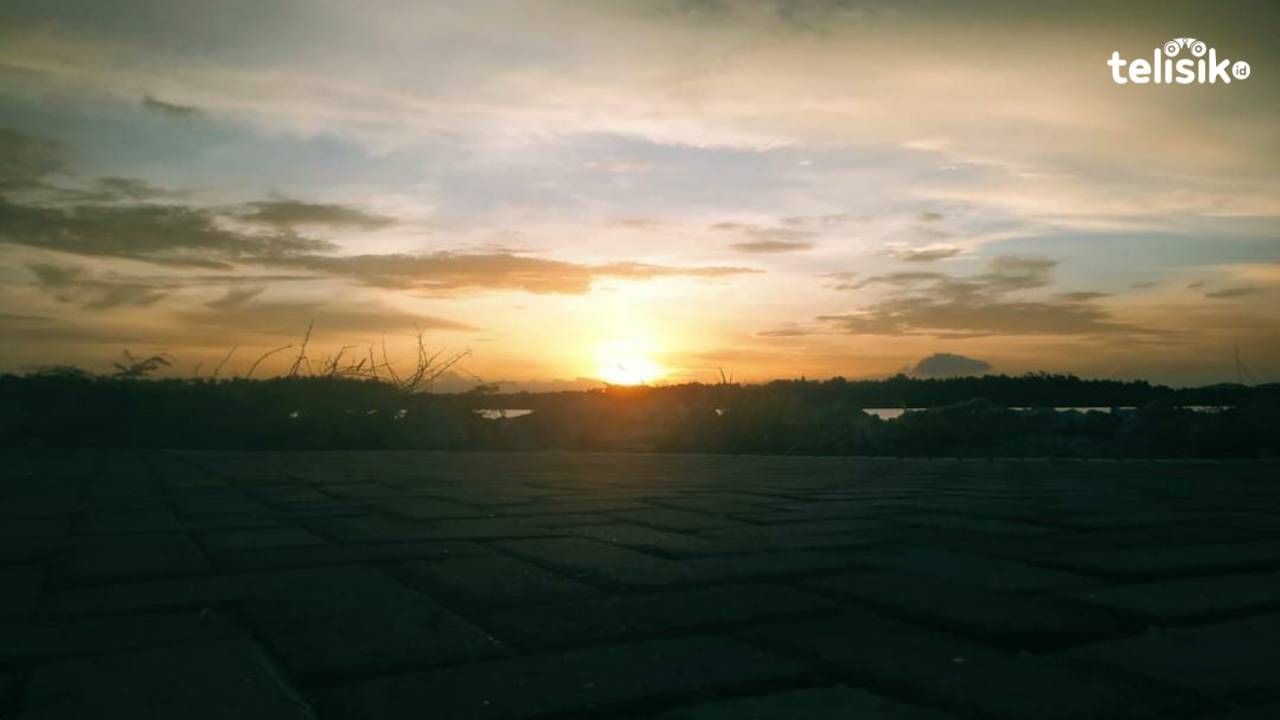 Pelataran Masjid Al Alam Jadi Pilihan Tepat untuk Penikmat Senja