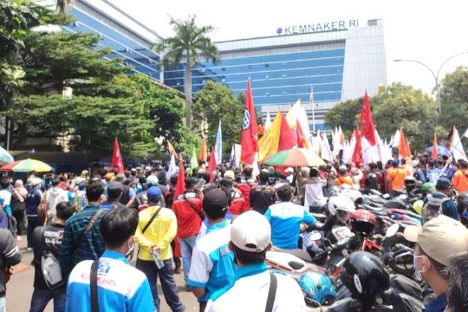 Permenaker Pencairan JHT 56 Tahun Bakal Digugat ke PTUN