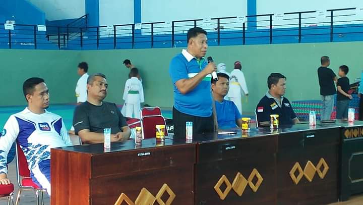 Pertandingan Bulu Tangkis 1 Tahun Kepemimpinan Bupati dan Wakil Butur Resmi Dibuka