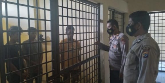 Polisi Tahan Dua Orang Terduga Pemalsu Kartu Vaksin di NTT