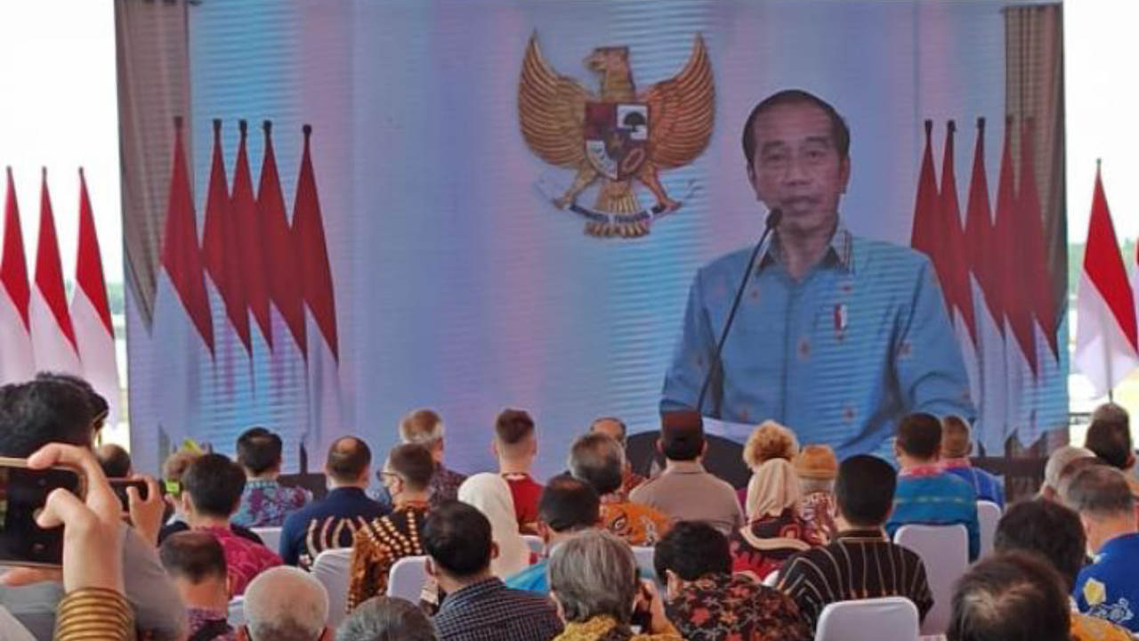 Puncak HPN, Presiden Pakai Tenunan Masalili Muna Motif Rebung dan Bintang