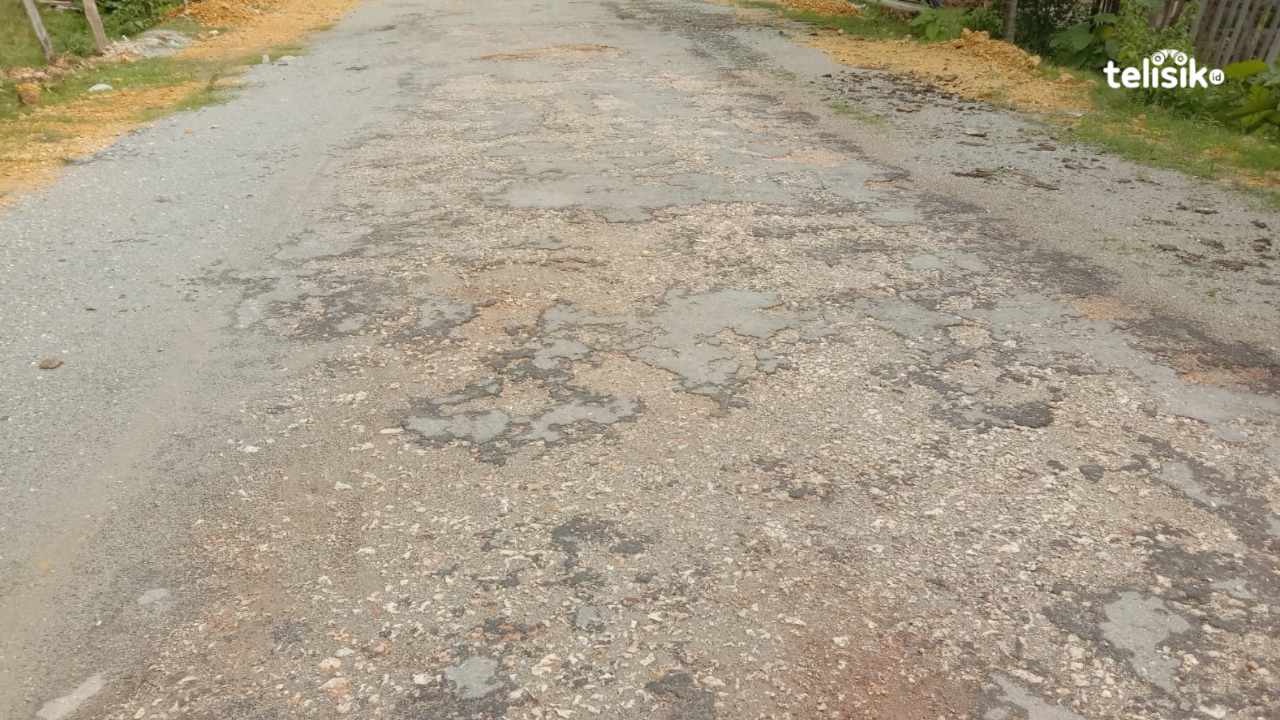Telan Anggaran Rp 1,5 Miliar, Baru 4 Bulan, Jalan Kontu-Wakorambu Sudah Rusak