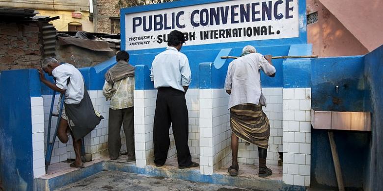 Warga di Negara Ini Lebih Pilih Punya Ponsel Android Ketimbang Toilet, BAB di Semak-Semak