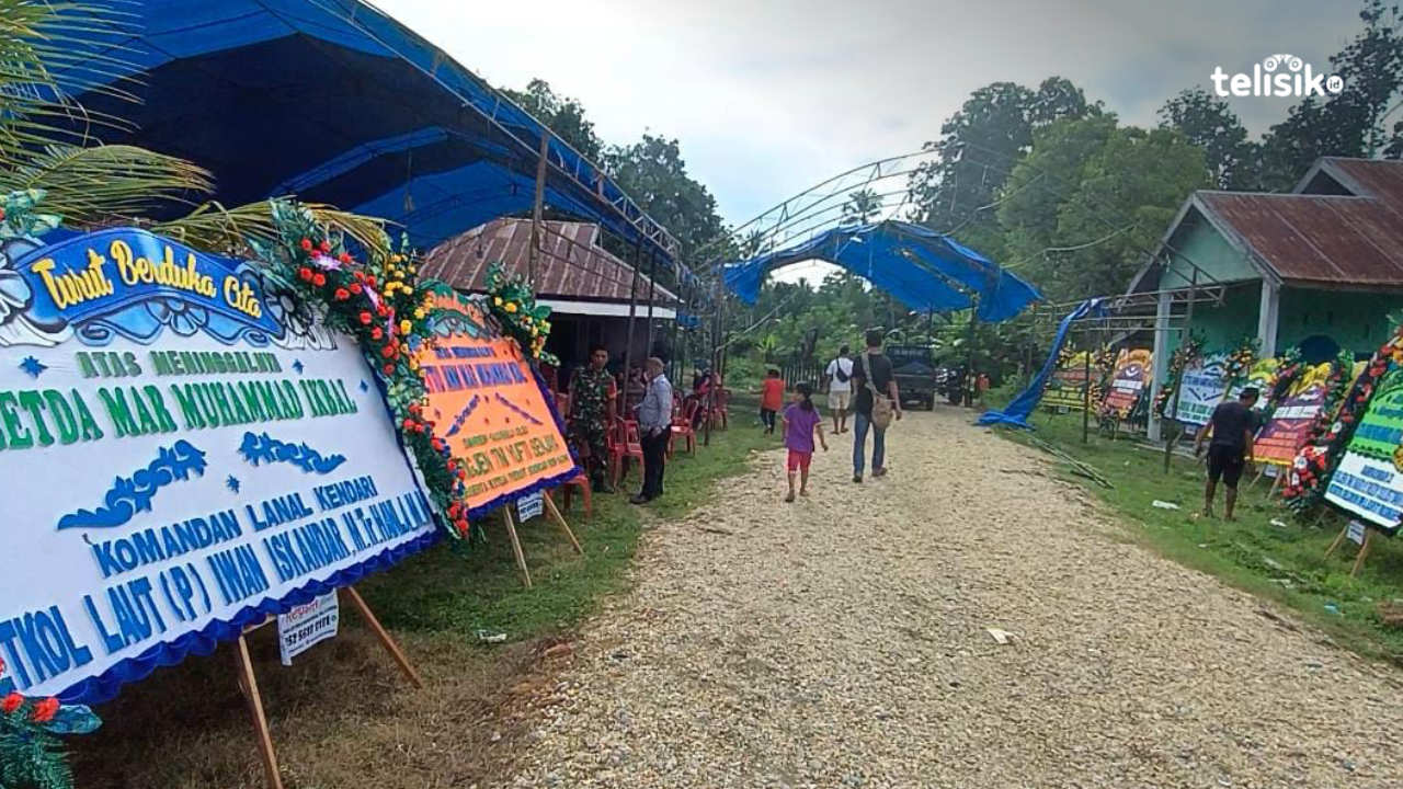 Diserang KKB Papua, Karangan Bunga Penuhi Rumah Duka Letda Muhammad Ikbal di Konawe