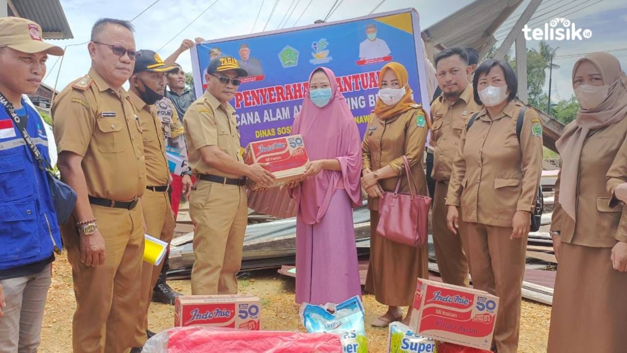 Korban Angin Puting Beliung di Konawe Terima Bantuan