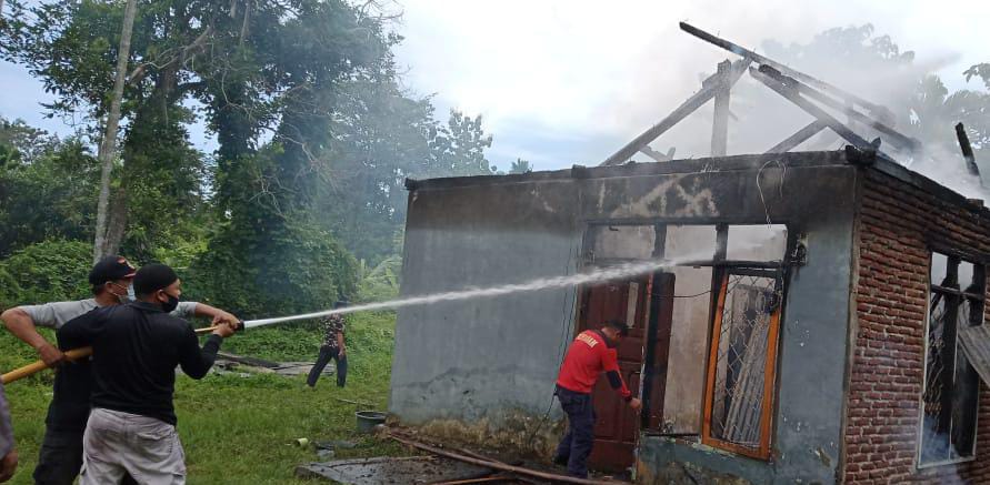 Akibat Korsleting, Satu Rumah di Konawe Dilalap Si Jago Merah
