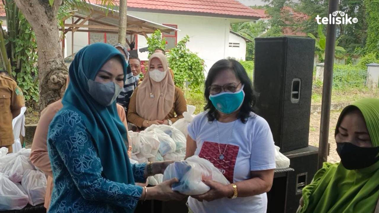 Baksos Ala Tim PKK Konawe, Gelar Vaksin dan Bagi Sembako